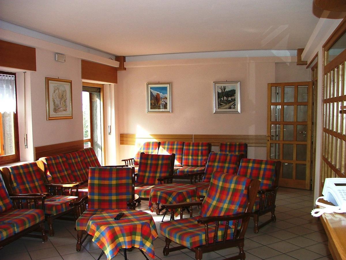 Hotel Miravidi Ла-Мадлен Экстерьер фото
