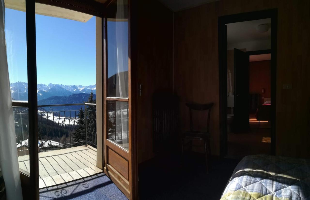 Hotel Miravidi Ла-Мадлен Экстерьер фото
